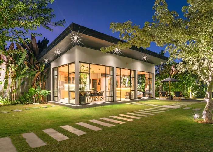 Sea View Pool - Exclusive Beachfront Вилла Ловина