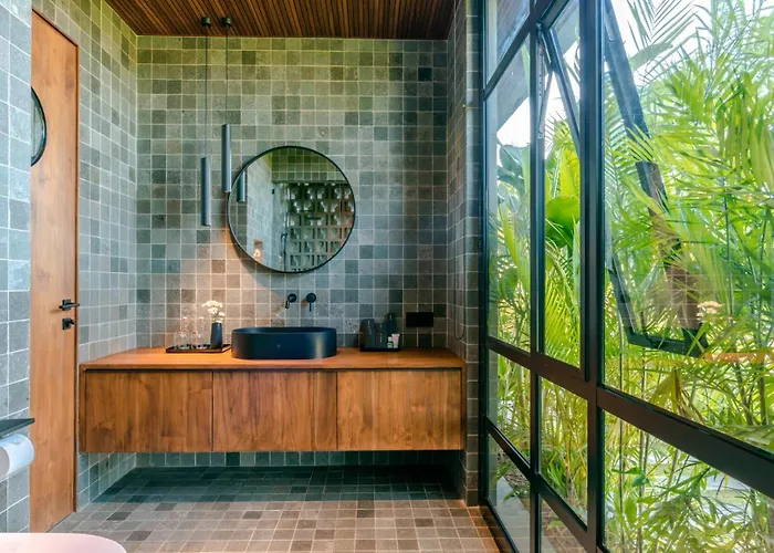 Sea View Pool - Exclusive Beachfront Вилла *